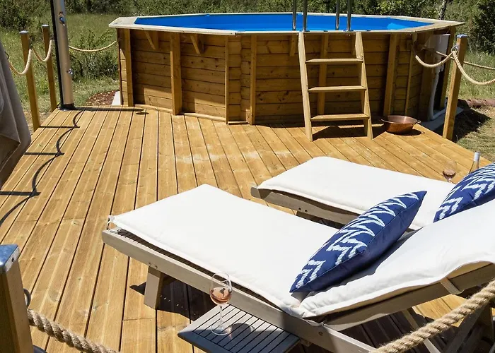 La Terrasse - A Tranquil Place In The Woodland Hébergement de vacances *