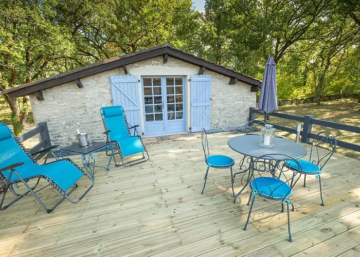 Дом отдыха La Terrasse - A Tranquil Place In The Woodland Concots