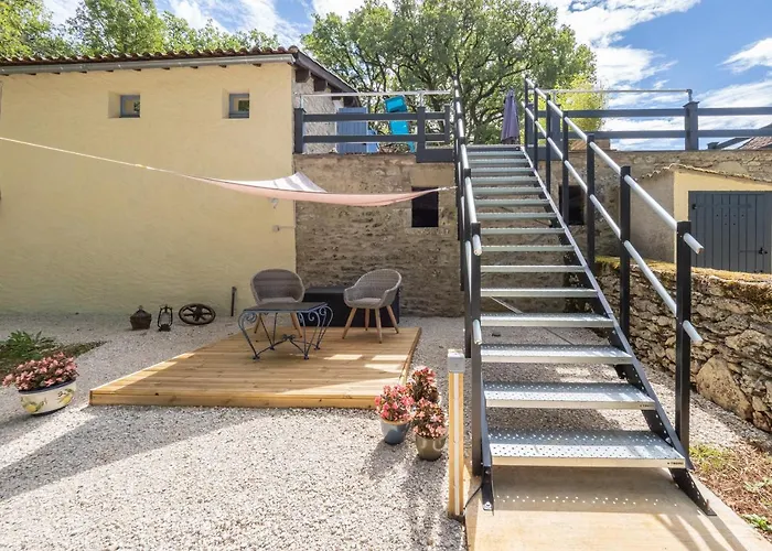 La Terrasse - A Tranquil Place In The Woodland *